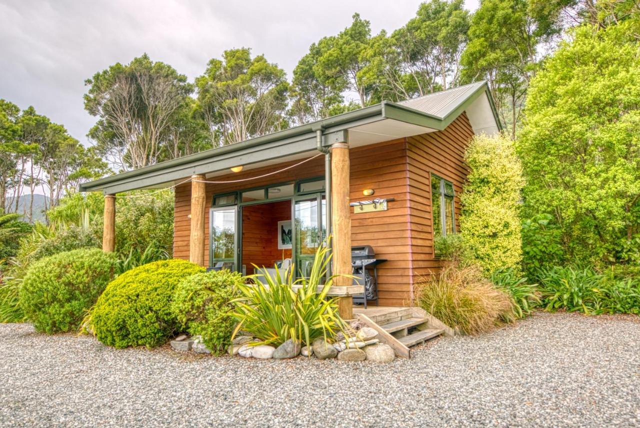 Paparoa Beach Hideaway With Hot Tub Barrytown Exterior foto