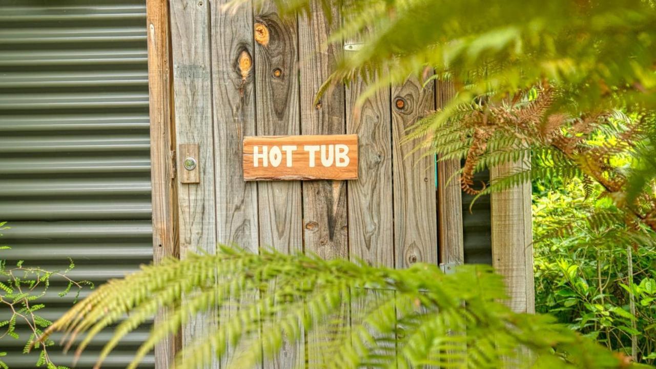 Paparoa Beach Hideaway With Hot Tub Barrytown Exterior foto