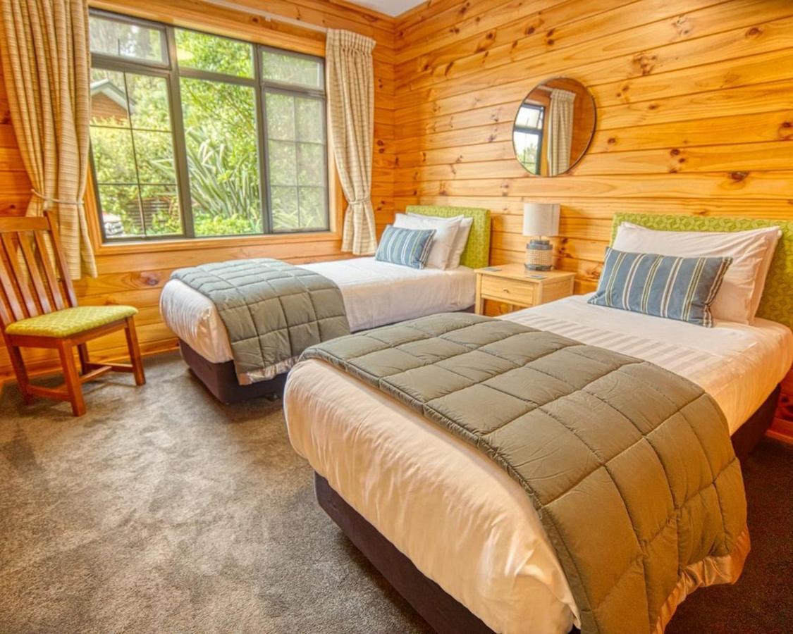 Paparoa Beach Hideaway With Hot Tub Barrytown Exterior foto